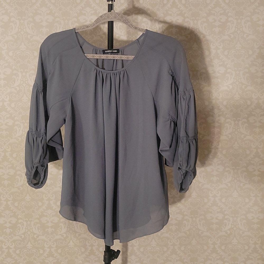 W's blouse